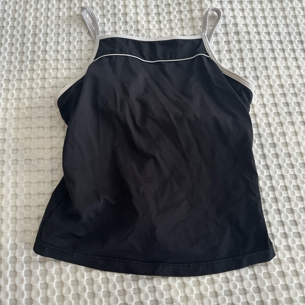 Athletic tank with liner